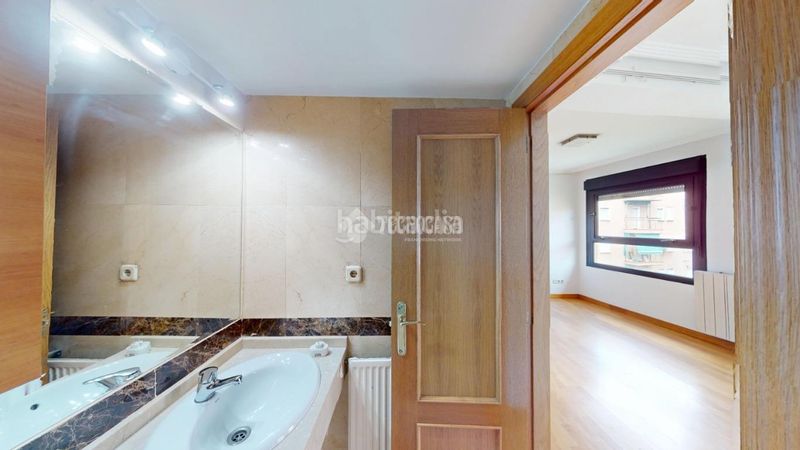 Foto e1981430-87f6-4e68-ae24-993f7733339e. Pis amb calefacció piscina a Adelfas Madrid