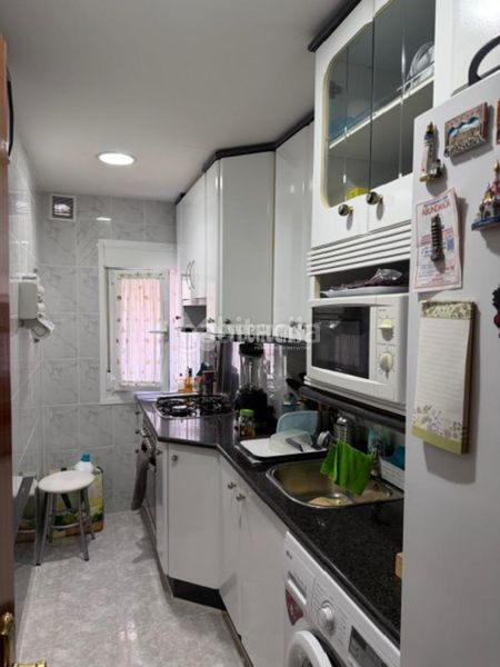 Foto 578b3e98-48d9-45c9-ba4d-313e05229bf6. Flat with heating in Aluche Madrid