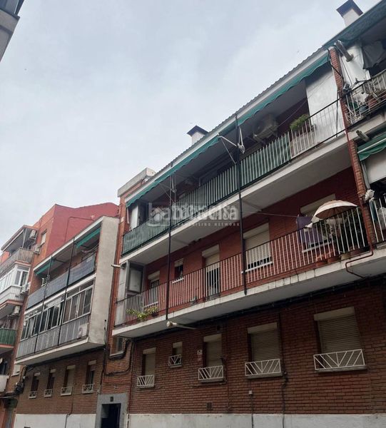Foto f490f68a-132e-42ad-8576-d78e633b330e. Flat with heating in Aluche Madrid