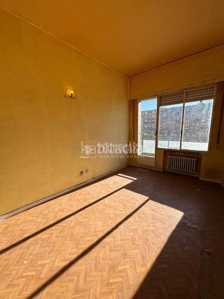 Foto be146ef5-1ce3-4b82-af04-988eb9ccf605. Estudio piso en venta en Vallehermoso Madrid