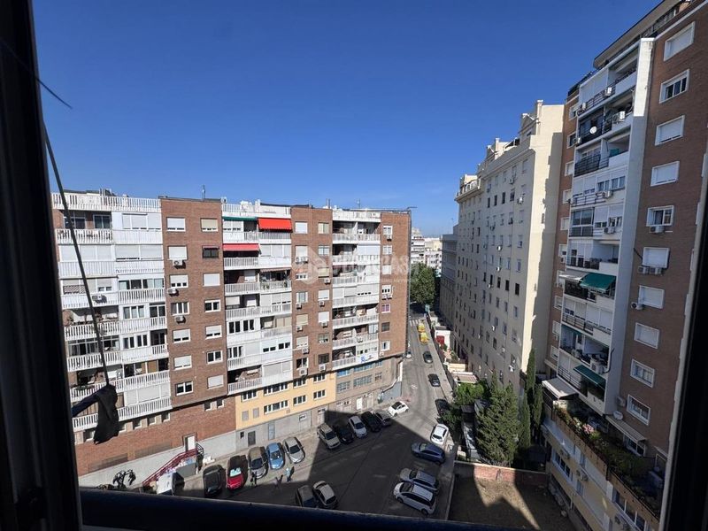 Foto b43ead21-1919-4f41-add9-e80fe63acaa5. Pis amb calefacció a Vallehermoso Madrid