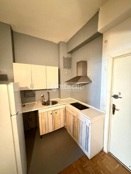Foto ce4e4b92-fff6-4f9c-a1c9-a68c11c8c333. Estudi amb calefacció a Vallehermoso Madrid