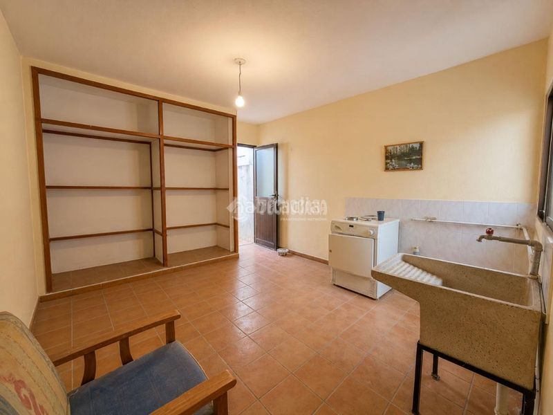 Foto 106c5f45-8823-4bc3-9bbb-2cd9b0c21615. Casa aparellada a Centro Orotava (La)