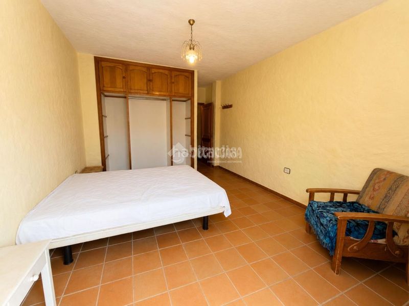 Foto 18593bca-5cd2-43c7-ac58-4e6afc59c52b. Casa aparellada a Centro Orotava (La)