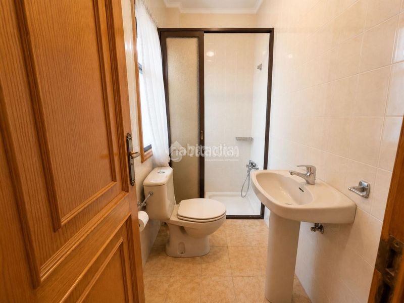 Foto 7fe1a26b-5236-430c-b6bc-6c5373d1a72b. Casa aparellada a Centro Orotava (La)