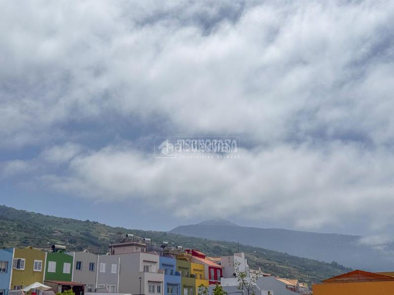 Foto 9a4d8a46-c8f9-40f9-b2c0-fe8c96ae476c. Casa con parcheggio in Centro Orotava (La)