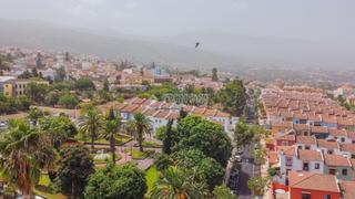 Casa aparellada a Centro. Casa en venta en la orotava