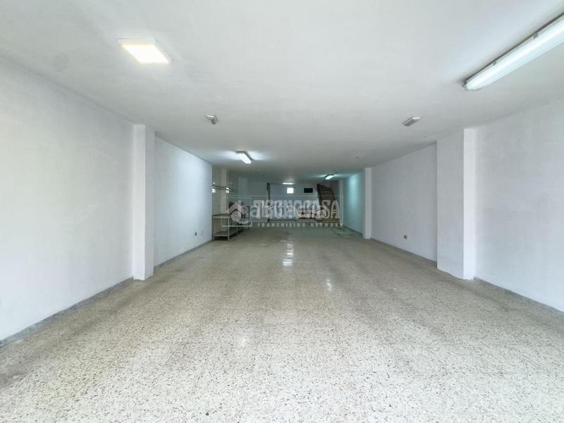 Foto f50e119b-7dc7-4f66-a385-aa5accea307a. Casa aparellada a Centro Orotava (La)