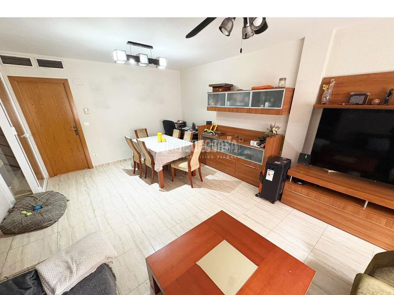 Foto 78a535af-2a00-4bab-ba4f-b5e4fc05f385. Casa aparellada amb calefacció aparcament a Alfonso Zaragoza