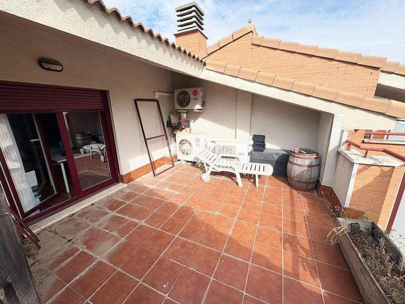 Foto 7c1d7cc2-2b54-4d64-a5e1-74a538924368. Casa aparellada amb calefacció aparcament a Alfonso Zaragoza