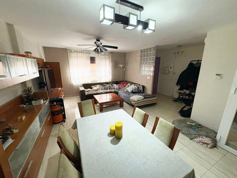 Foto b937b6e6-3450-4bcd-8866-26c1b30f5c8d. Casa aparellada amb calefacció aparcament a Alfonso Zaragoza