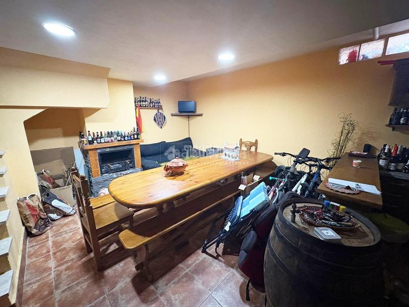 Foto bed28325-f07d-4a0d-9741-ceeedd38ef34. Casa aparellada amb calefacció aparcament a Alfonso Zaragoza