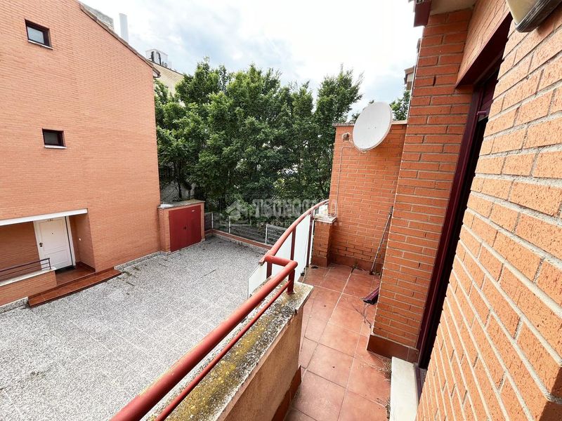 Foto f8cda90d-21d6-429f-b128-41f6dacc6064. Casa aparellada amb calefacció aparcament a Alfonso Zaragoza