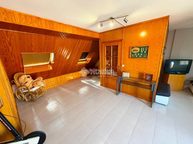Foto 0e136e81-ce1b-4cdd-920c-1b8b23e1242f. Casa aparellada amb calefacció piscina a Santa Isabel Zaragoza