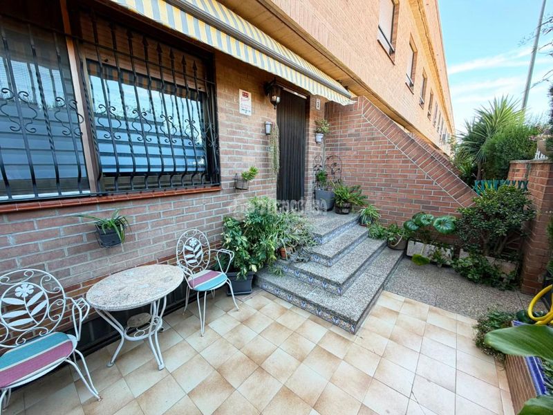Foto 1faebfb7-3bf1-4c44-ab5d-64020bf443b6. Casa aparellada amb calefacció piscina a Santa Isabel Zaragoza