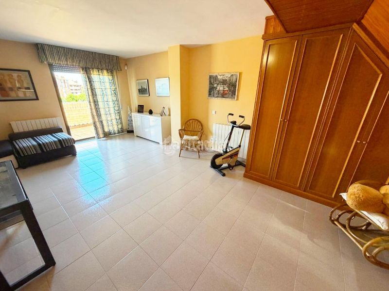 Foto f8cf0e46-29b1-4637-b82f-6f01d1f9d891. Casa aparellada amb calefacció piscina a Santa Isabel Zaragoza