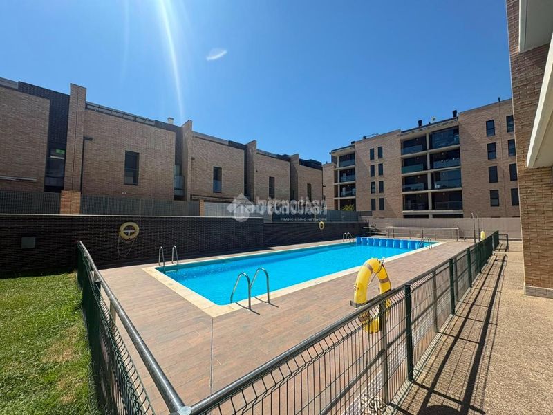 Foto 45f7a5d1-963e-4bc6-8a61-020517efa793. Estudi amb piscina a Santa Isabel Zaragoza