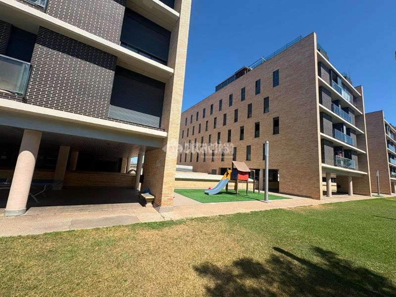 Foto 5d524401-ce80-45ef-9648-c3e68307c9b5. Estudi amb piscina a Santa Isabel Zaragoza