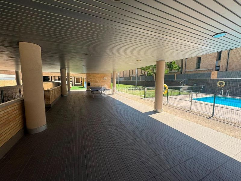 Foto 710b9076-ee21-40b9-9390-d235c40047d9. Estudi amb piscina a Santa Isabel Zaragoza