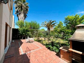 Maison jumelée à Garrapinillos. Casa en venta en utebo