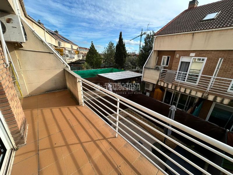 Foto 272053ed-93d5-4a68-baf8-e0431f7f31e3. Casa aparellada amb calefacció aparcament a Santa Isabel Zaragoza