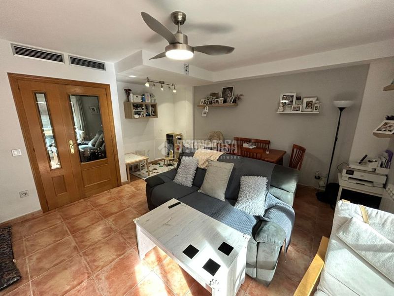 Foto 2f1282c0-aefb-464a-8a94-5f698c69a67c. Casa aparellada amb calefacció aparcament a Santa Isabel Zaragoza