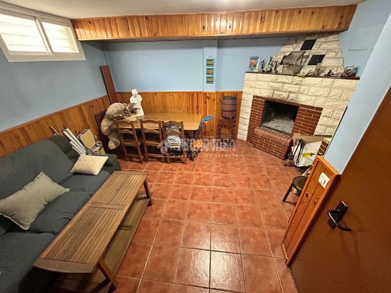 Foto 64f44dd6-13d0-498a-9671-b66abc786d03. Casa aparellada amb calefacció aparcament a Santa Isabel Zaragoza