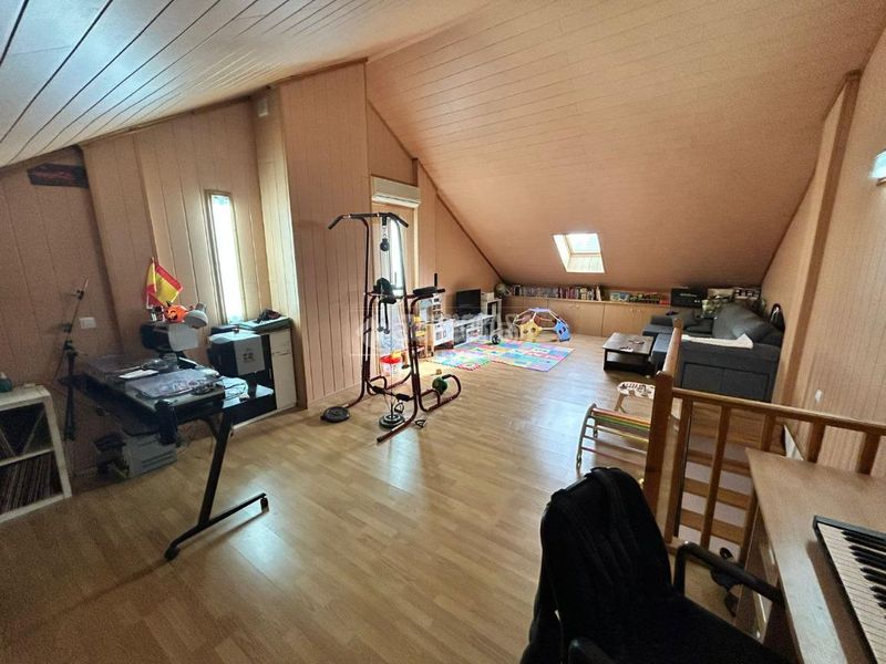 Foto 85fc211d-9f25-4ca4-8310-5bdb240427f8. Casa aparellada amb calefacció aparcament a Santa Isabel Zaragoza