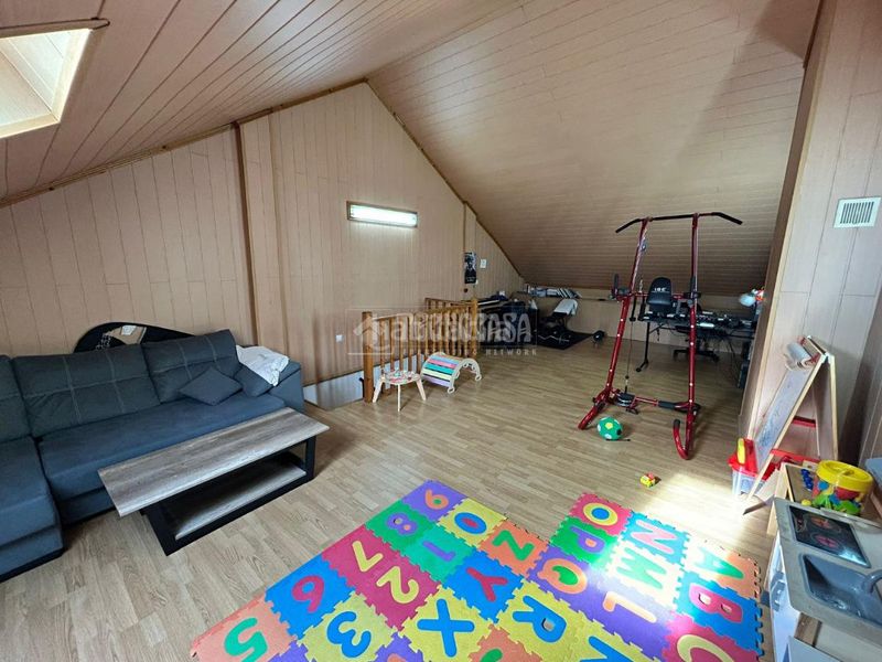 Foto 92553174-c8e1-4384-8193-2f94f5efe7bd. Casa aparellada amb calefacció aparcament a Santa Isabel Zaragoza