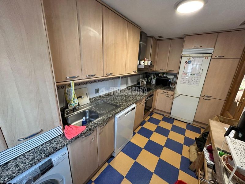 Foto ce532b24-3e24-4b6c-a7df-f45e95bda07d. Casa aparellada amb calefacció aparcament a Santa Isabel Zaragoza