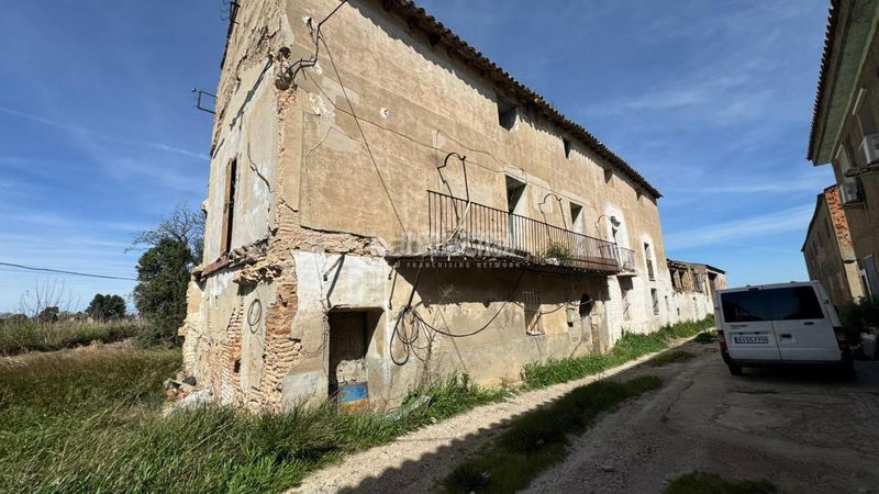 Foto bc606607-8d29-4fa0-b827-5acc27b89c97. Masia a Montañana Zaragoza