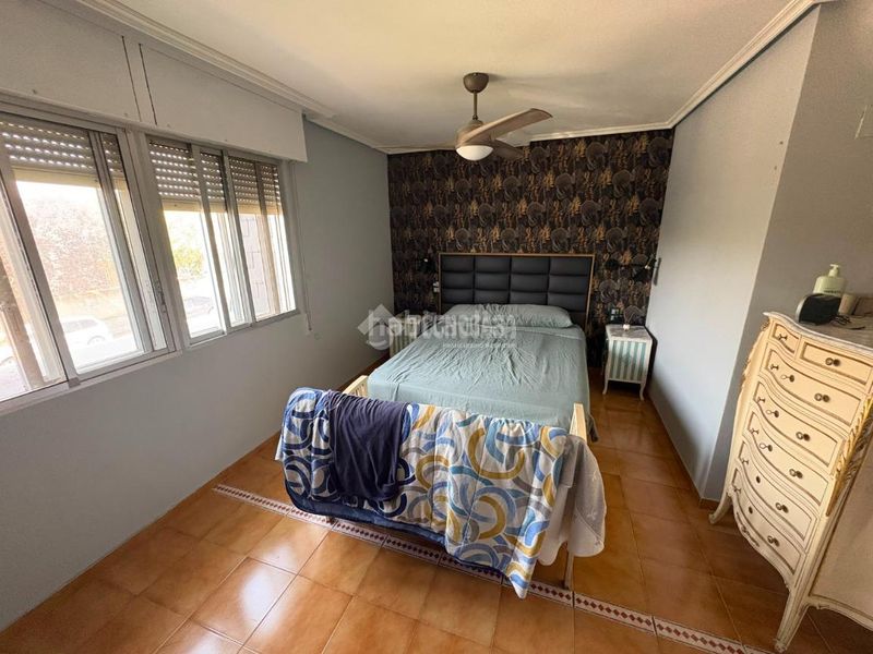 Foto 605f819e-63ee-45d6-9533-c28e7604acae. Casa aparellada amb aparcament piscina a Movera Zaragoza