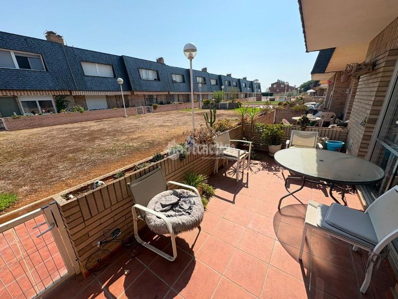 Foto 772c1f89-2697-4115-8f45-09bf90861de1. Casa aparellada amb aparcament piscina a Movera Zaragoza