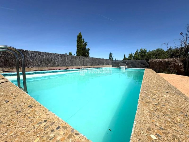 Foto c3330c28-ca73-4b87-9580-e049f9abeb56. Casa amb aparcament piscina a Peñaflor Zaragoza
