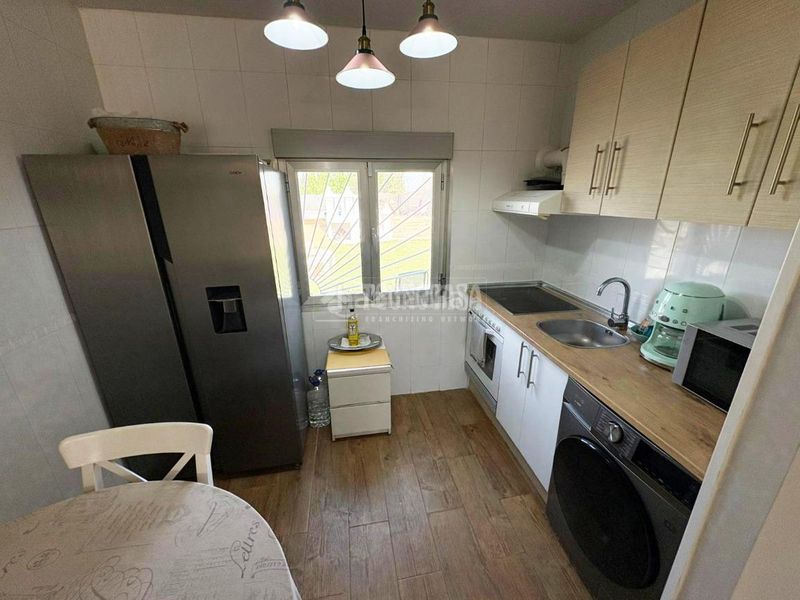 Foto e75539f3-74d1-4c12-850b-69b5417ded0d. Casa amb aparcament piscina a Peñaflor Zaragoza