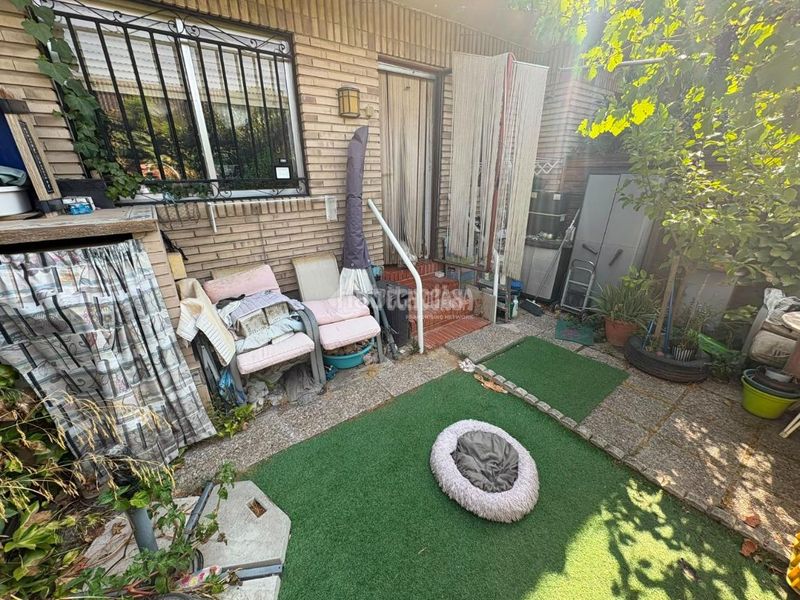 Foto e928a87e-ecd9-4093-936f-f84218e716a4. Casa aparellada amb aparcament piscina a Movera Zaragoza