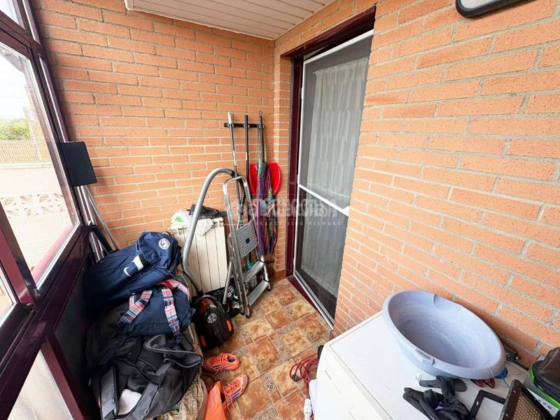Foto 5490f271-8f48-4e94-9c40-7cc04858535f. Casa aparellada amb aparcament a Movera Zaragoza