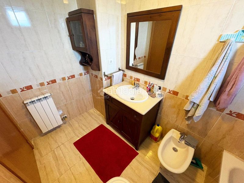 Foto ee7db714-d434-435f-b3be-b470f7f2cdff. Casa aparellada amb aparcament a Movera Zaragoza