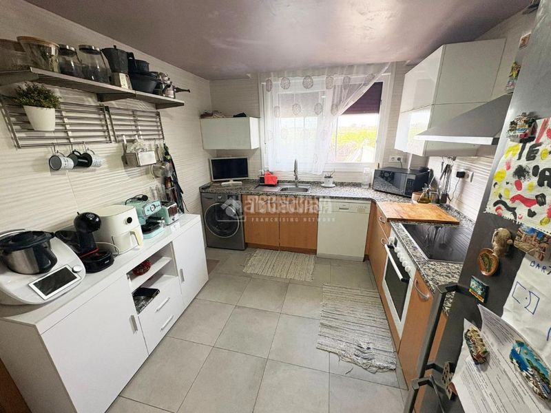 Foto efd1dd27-f9fb-4873-ade9-b78dac681c63. Casa aparellada amb aparcament a Movera Zaragoza