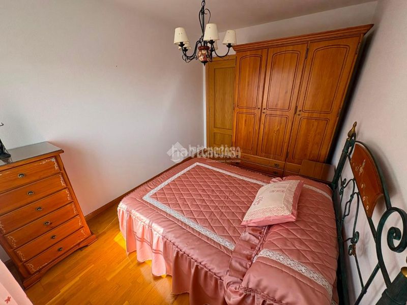 Foto 08f5045a-6b93-4486-ad91-7be1909ae0a2. Casa aparellada amb aparcament a Santa Isabel Zaragoza