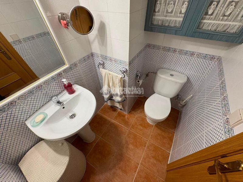 Foto b8b8f202-aaef-485e-8d96-e08c8b1b8cad. Casa aparellada amb aparcament a Santa Isabel Zaragoza