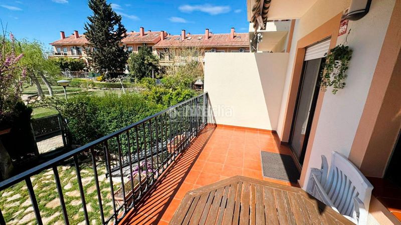 Foto d6ddcedc-9c7f-4966-b432-4f82934a4ea9. Casa aparellada amb aparcament piscina a Cartuja Baja Zaragoza