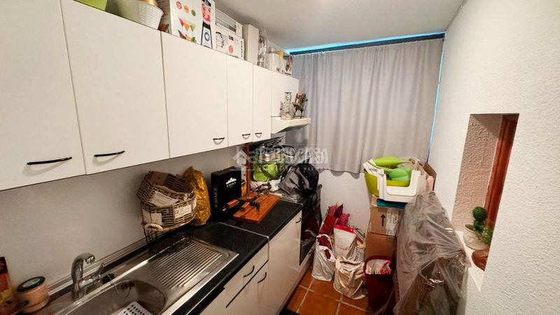 Foto e54ef775-b760-48c3-b6bb-8ebb044bff2e. Casa aparellada amb aparcament piscina a Cartuja Baja Zaragoza