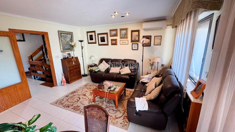 Foto e5994993-a130-4180-a709-28550db58067. Casa aparellada amb aparcament piscina a Cartuja Baja Zaragoza