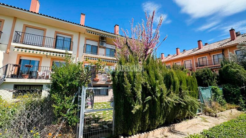 Foto fa80da57-11fa-45c6-9535-eba67a4fea11. Casa aparellada amb aparcament piscina a Cartuja Baja Zaragoza