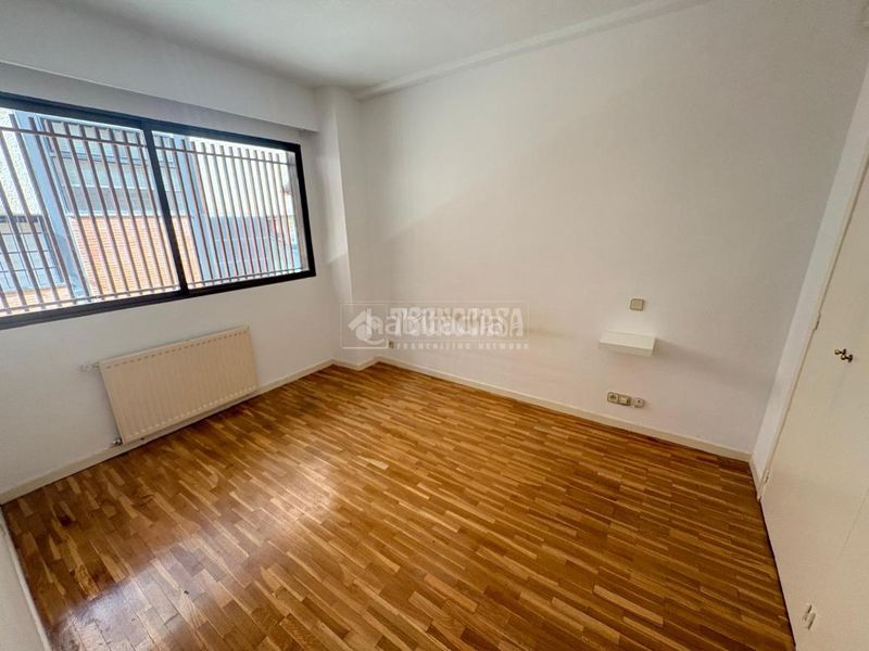 Foto 371a4d29-bdb2-43f7-a563-30364e8ca7ad. Pis amb calefacció a Prosperidad Madrid