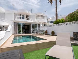 Doppelhaus in San Eugenio Alto. Casa en venta en adeje