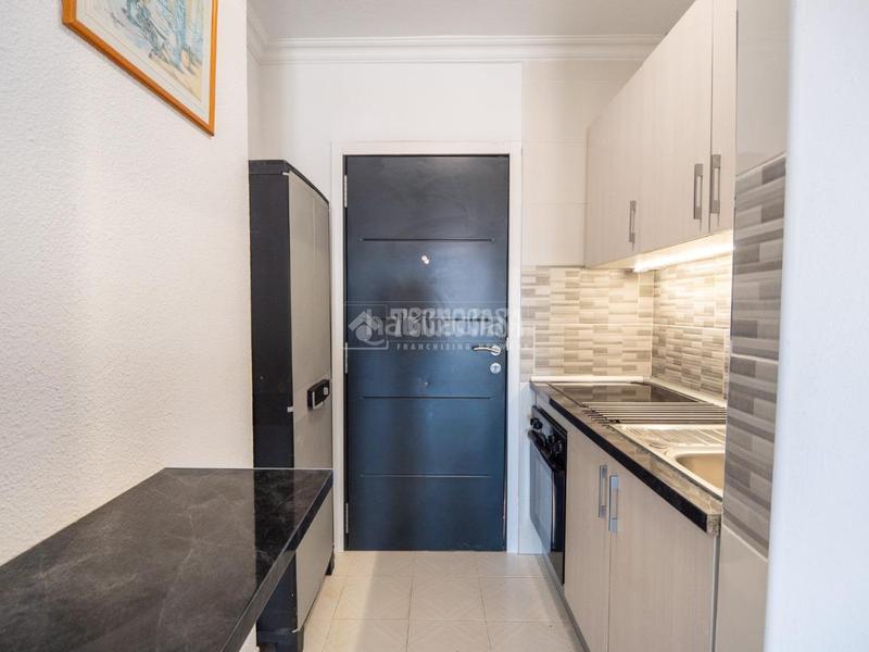 Foto 79677132-1d5f-421d-bff2-f78211635924. Estudio piso en venta en San Eugenio Alto Adeje