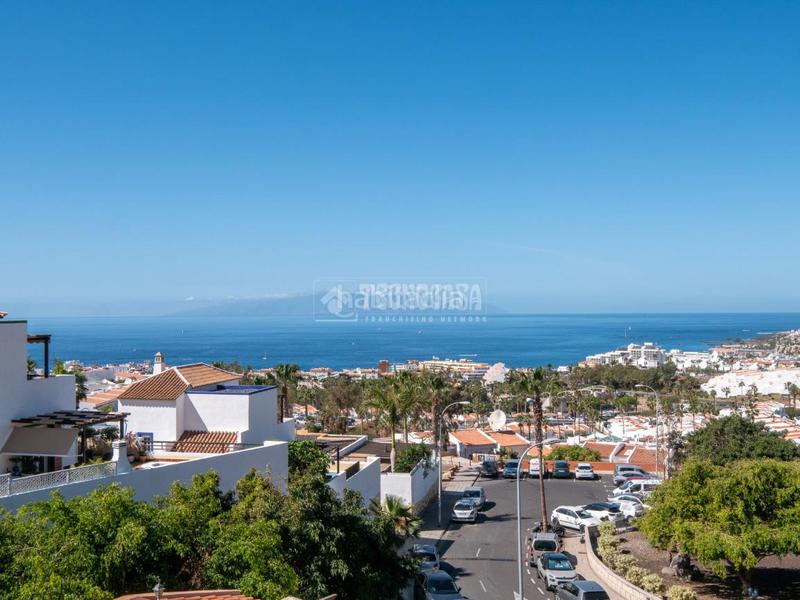 Foto a033da68-ac9c-499f-a10d-763af063d061. Estudio piso en venta en San Eugenio Alto Adeje