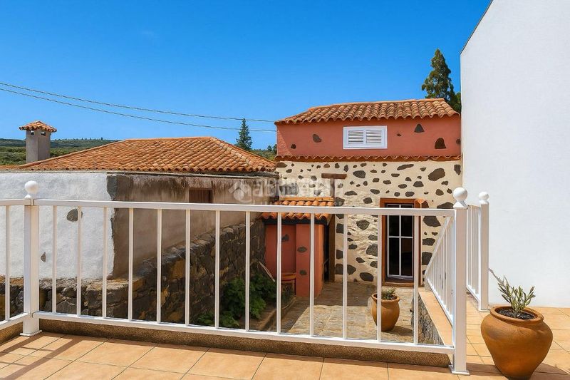 Foto 0ea2b0e4-e204-48b8-aaf6-cd0b4638356b. Masia amb aparcament a Casco Urbano Adeje